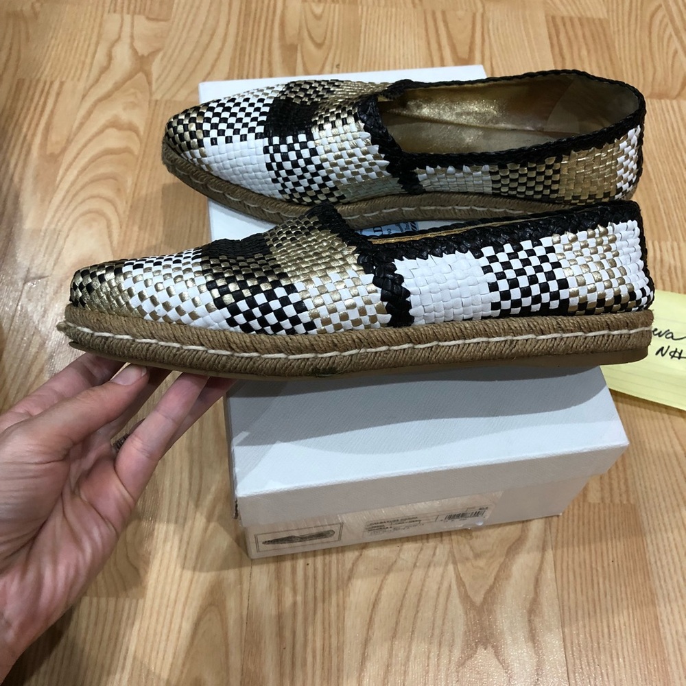 Prada - Picture 3 of 8